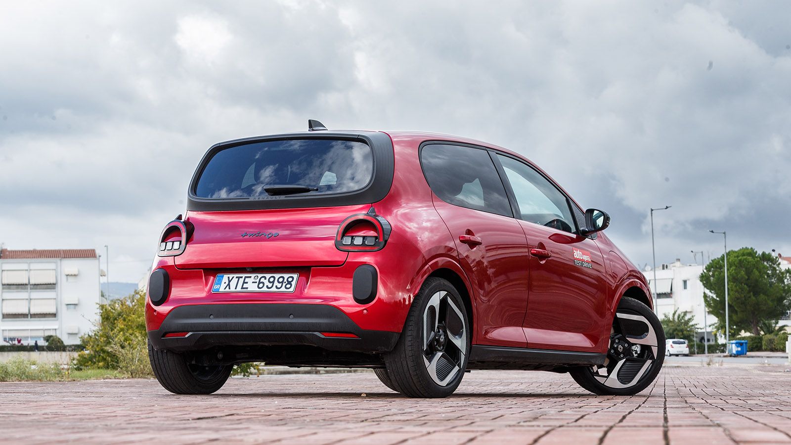 Δοκιμή Renault Twingo E-Tech 80 PS: Μικρό στο μάτι, μεγάλο στην πόλη